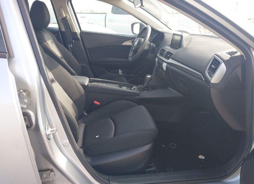 Photo 5 of 2018 Mazda Mazda3 SPORT (VIN 3MZBN1U76JM272636)