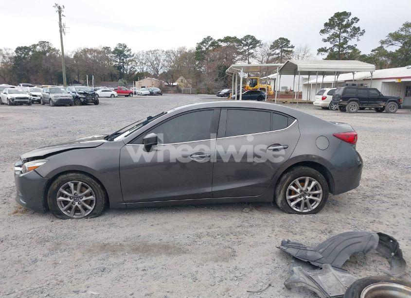 Photo 15 of 2018 Mazda Mazda3 SPORT (VIN 3MZBN1U77JM192410)