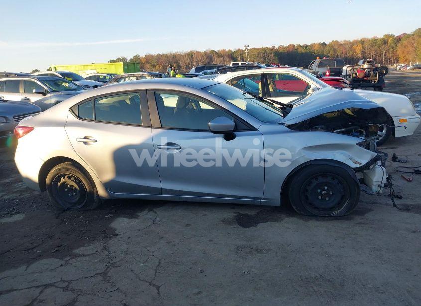 Photo 13 of 2018 Mazda Mazda3 SPORT (VIN 3MZBN1U77JM216964)