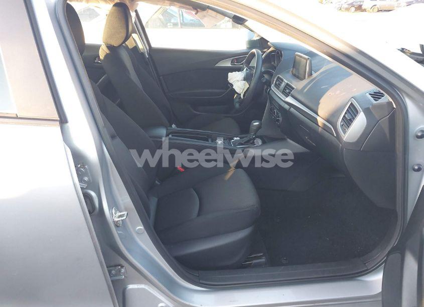 Photo 5 of 2018 Mazda Mazda3 SPORT (VIN 3MZBN1U77JM216964)