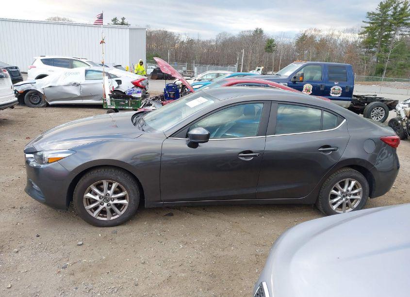 Photo 14 of 2018 Mazda Mazda3 SPORT (VIN 3MZBN1U78JM169685)