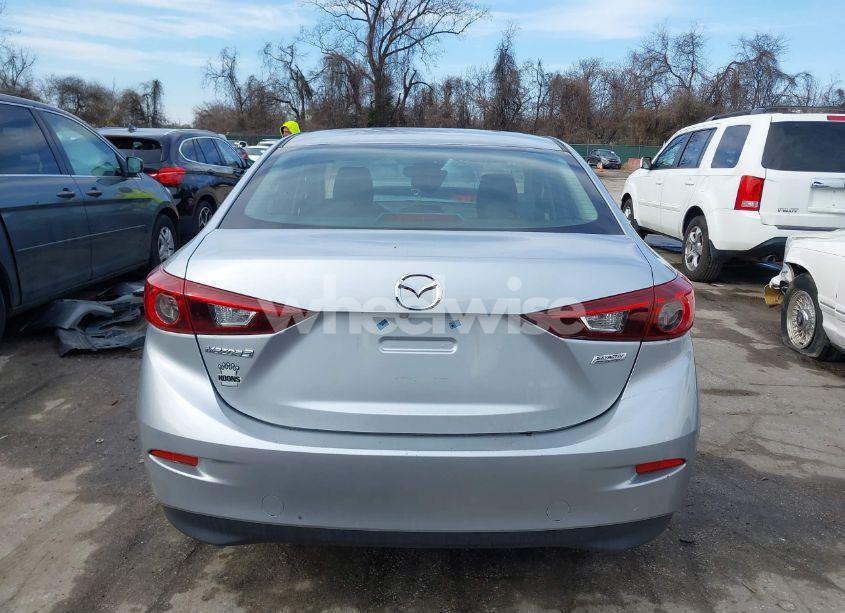 Photo 16 of 2018 Mazda Mazda3 SPORT (VIN 3MZBN1U78JM233661)