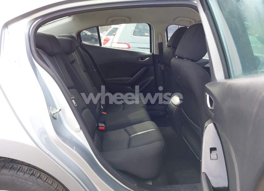 Photo 8 of 2018 Mazda Mazda3 SPORT (VIN 3MZBN1U78JM233661)