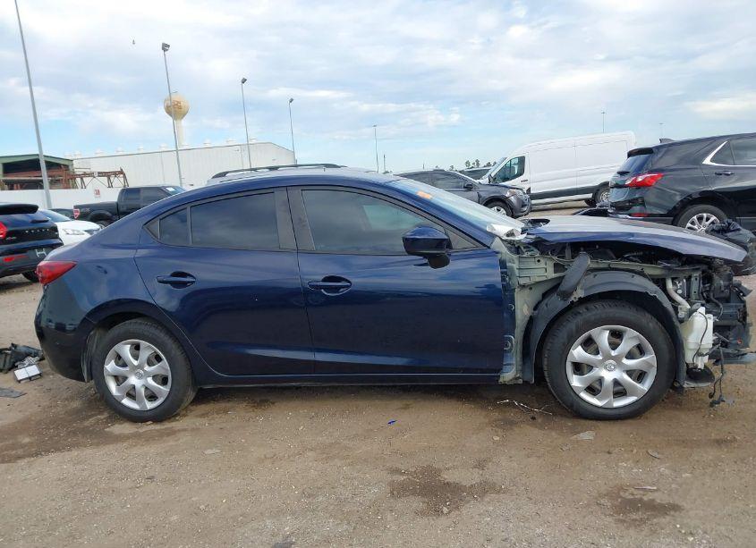 Photo 14 of 2017 Mazda Mazda3 SPORT (VIN 3MZBN1U79HM112759)