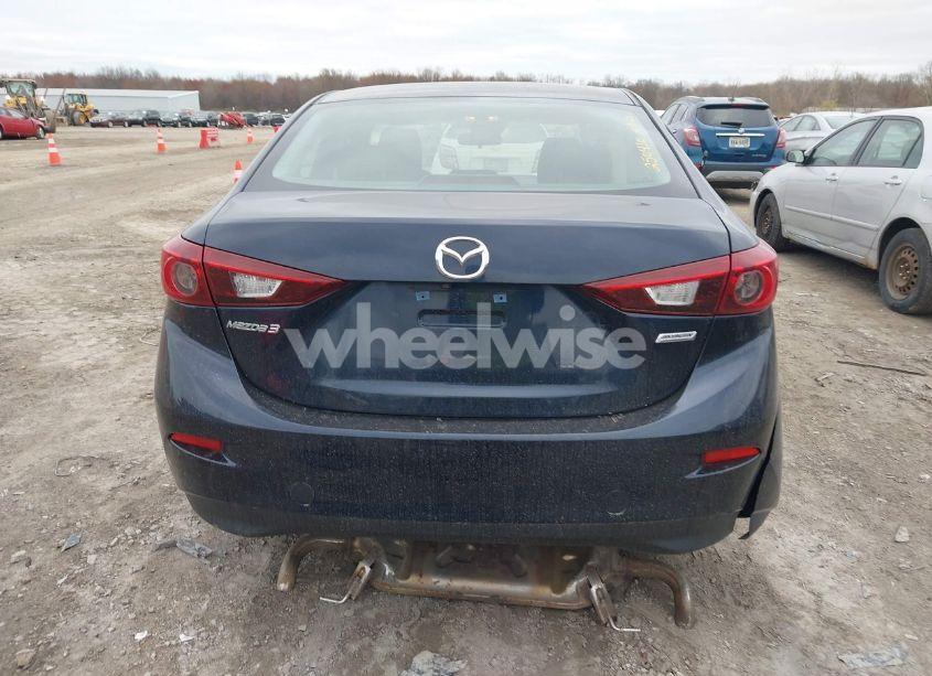 Photo 16 of 2018 Mazda Mazda3 SPORT (VIN 3MZBN1U79JM195535)