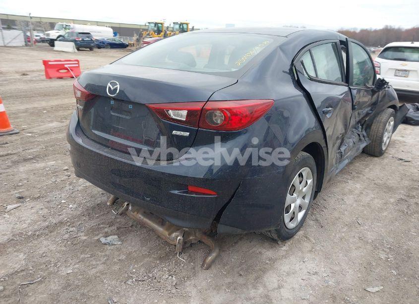 Photo 4 of 2018 Mazda Mazda3 SPORT (VIN 3MZBN1U79JM195535)