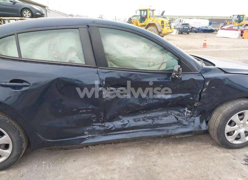 Photo 6 of 2018 Mazda Mazda3 SPORT (VIN 3MZBN1U79JM195535)