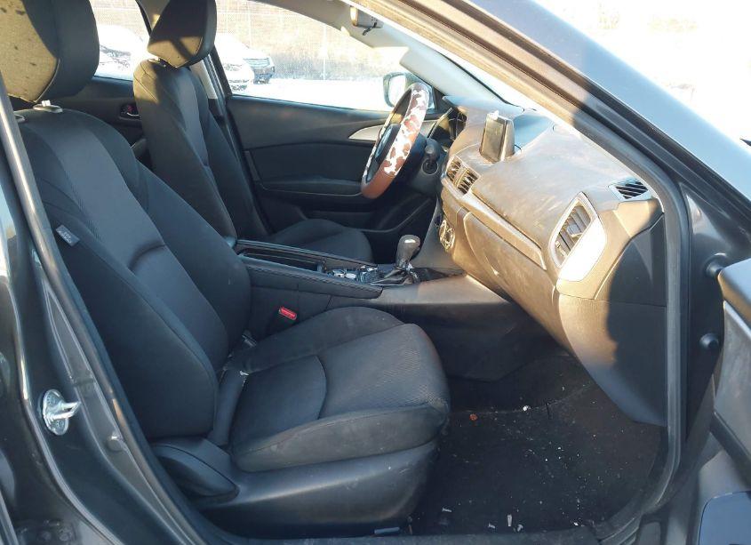 Photo 5 of 2018 Mazda Mazda3 SPORT (VIN 3MZBN1U7XJM159837)