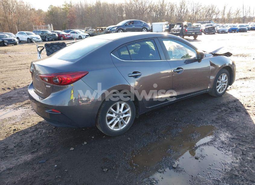 Photo 4 of 2018 Mazda Mazda3 SPORT (VIN 3MZBN1U7XJM198881)