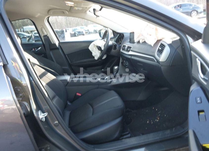 Photo 5 of 2018 Mazda Mazda3 SPORT (VIN 3MZBN1U7XJM198881)