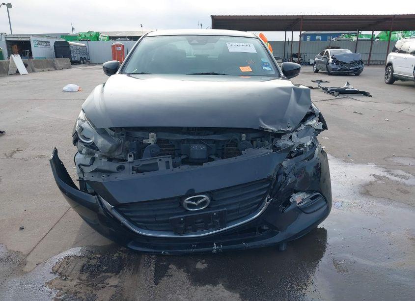 Photo 12 of 2018 Mazda Mazda3 SPORT (VIN 3MZBN1U7XJM228929)