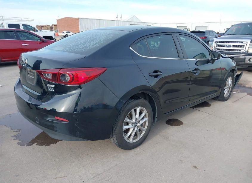 Photo 4 of 2018 Mazda Mazda3 SPORT (VIN 3MZBN1U7XJM228929)