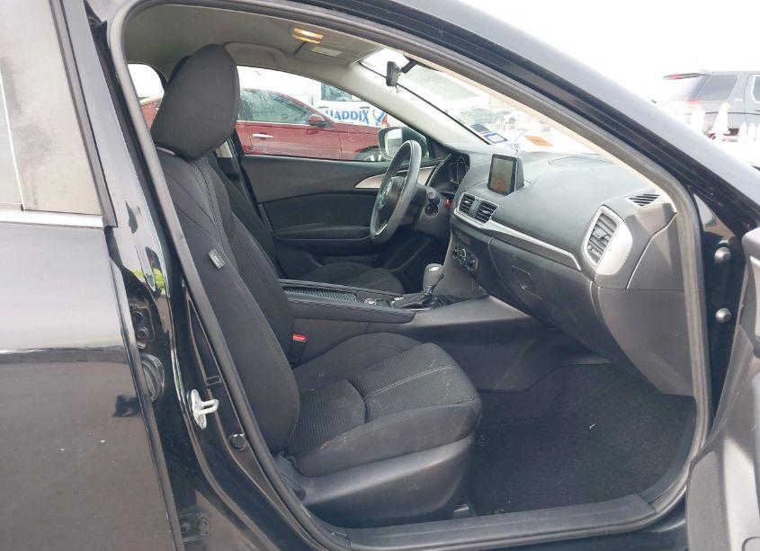 Photo 5 of 2018 Mazda Mazda3 SPORT (VIN 3MZBN1U7XJM228929)