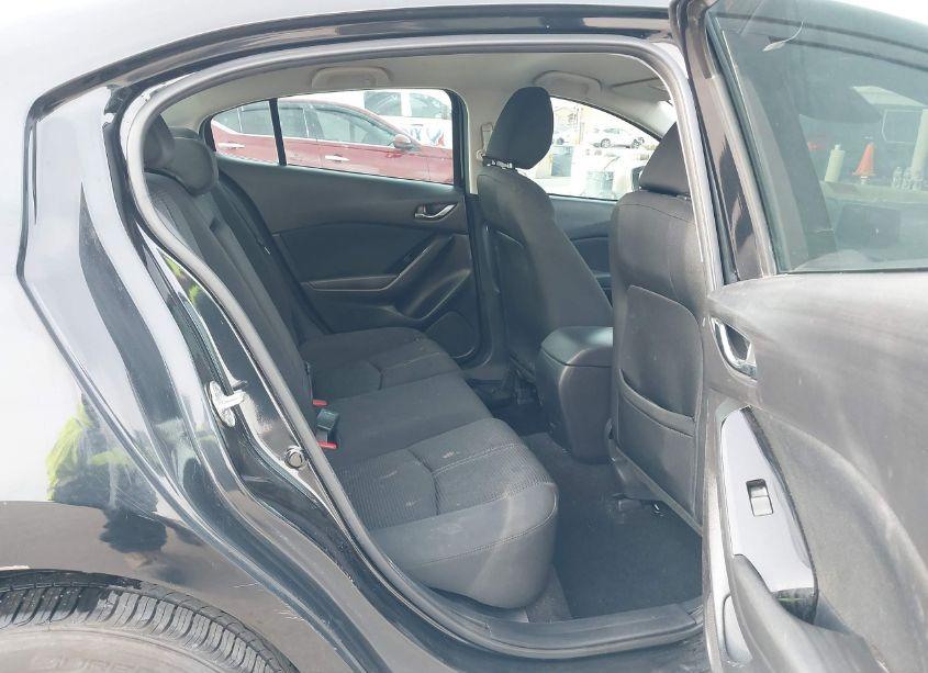 Photo 8 of 2018 Mazda Mazda3 SPORT (VIN 3MZBN1U7XJM228929)