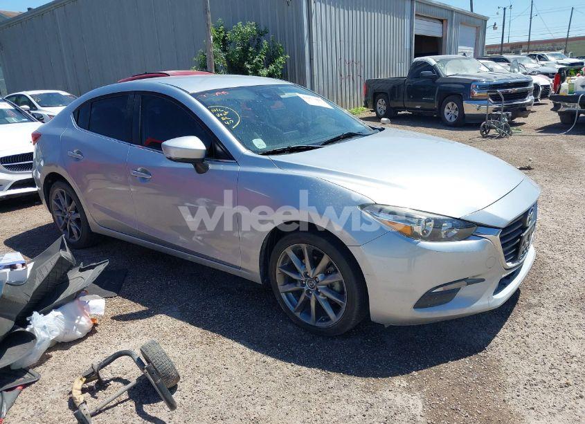2018 Mazda Mazda3 TOURING (VIN 3MZBN1V30JM165299) main photo