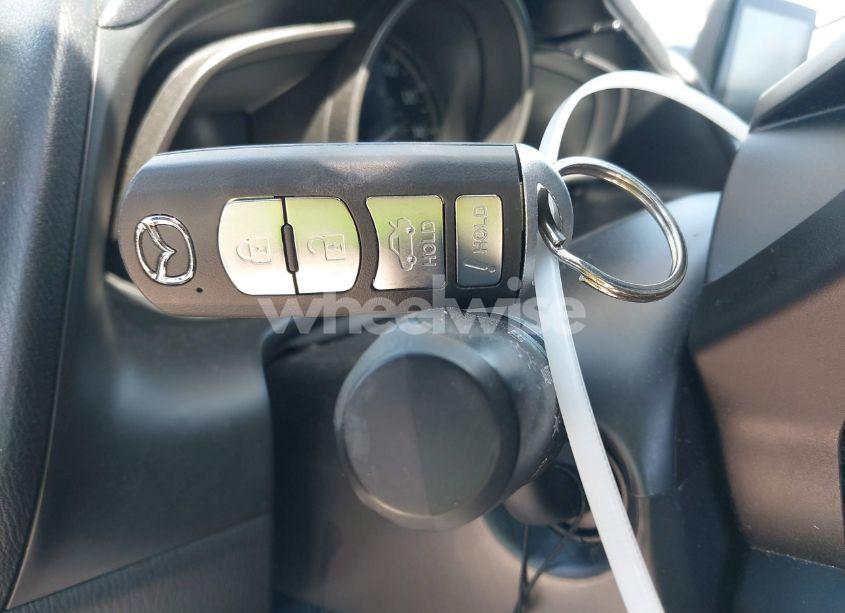 Photo 11 of 2018 Mazda Mazda3 TOURING (VIN 3MZBN1V30JM165299)