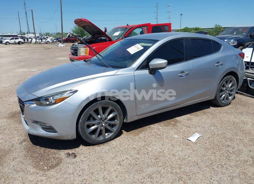 Photo 2 of 2018 Mazda Mazda3 TOURING (VIN 3MZBN1V30JM165299)