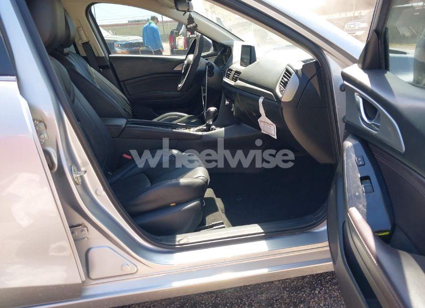 Photo 5 of 2018 Mazda Mazda3 TOURING (VIN 3MZBN1V30JM165299)