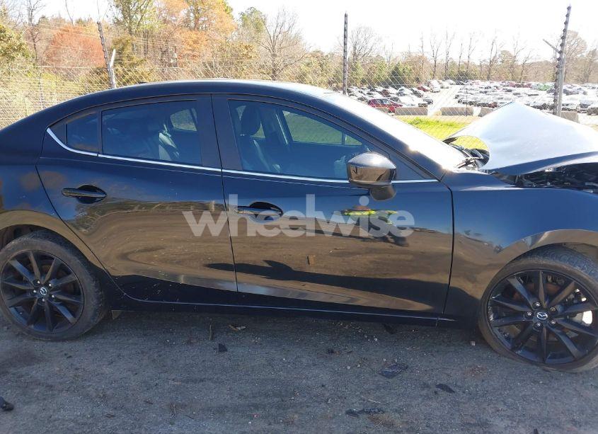 Photo 13 of 2018 Mazda Mazda3 TOURING (VIN 3MZBN1V31JM169958)