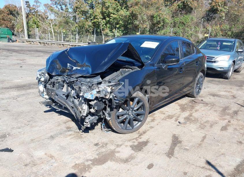 Photo 2 of 2018 Mazda Mazda3 TOURING (VIN 3MZBN1V31JM169958)