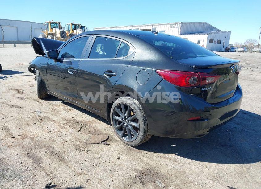 Photo 3 of 2018 Mazda Mazda3 TOURING (VIN 3MZBN1V31JM169958)