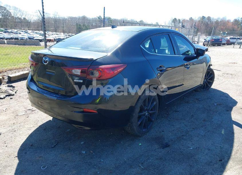 Photo 4 of 2018 Mazda Mazda3 TOURING (VIN 3MZBN1V31JM169958)