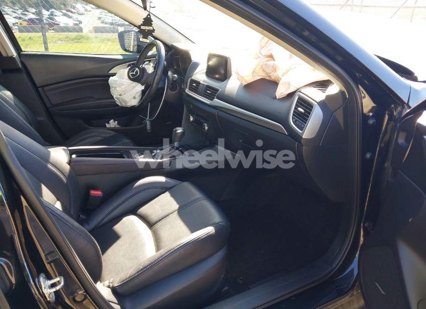 Photo 5 of 2018 Mazda Mazda3 TOURING (VIN 3MZBN1V31JM169958)