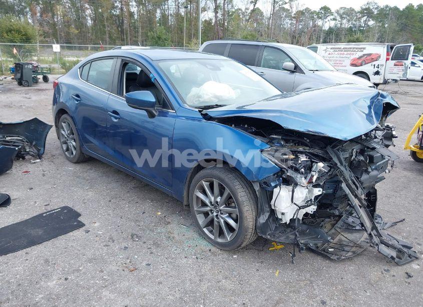 2018 Mazda Mazda3 TOURING (VIN 3MZBN1V31JM174688) main photo