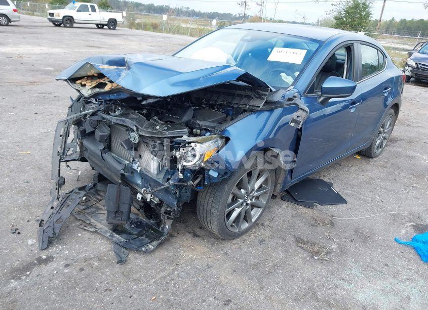 Photo 2 of 2018 Mazda Mazda3 TOURING (VIN 3MZBN1V31JM174688)