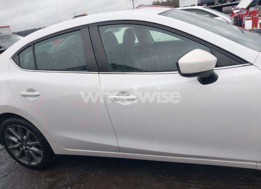 Photo 13 of 2018 Mazda Mazda3 TOURING (VIN 3MZBN1V31JM212971)