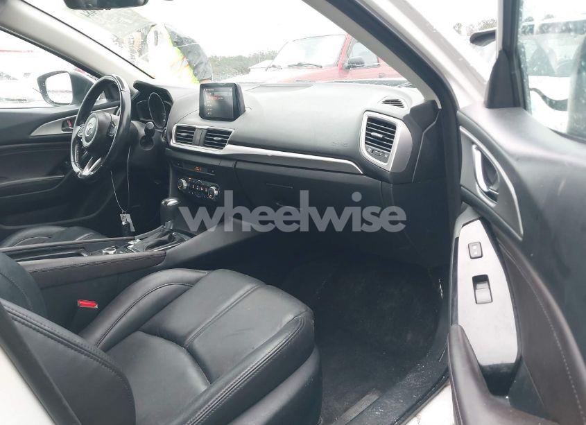 Photo 5 of 2018 Mazda Mazda3 TOURING (VIN 3MZBN1V31JM212971)