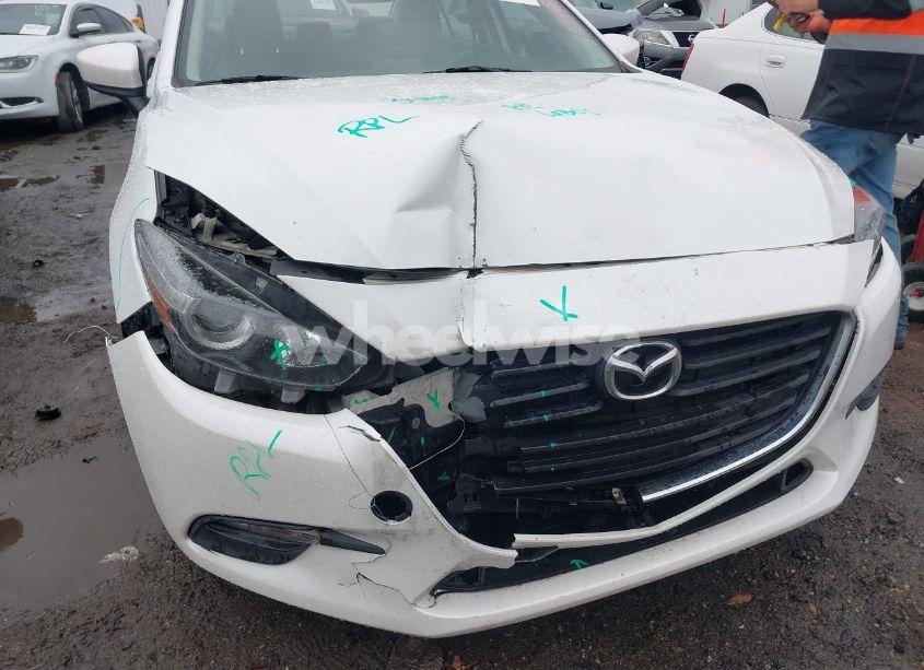 Photo 6 of 2018 Mazda Mazda3 TOURING (VIN 3MZBN1V31JM212971)