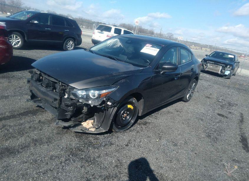 Photo 2 of 2018 Mazda Mazda3 TOURING (VIN 3MZBN1V31JM231844)