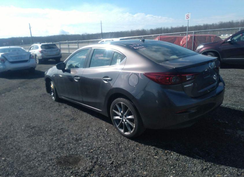 Photo 3 of 2018 Mazda Mazda3 TOURING (VIN 3MZBN1V31JM231844)
