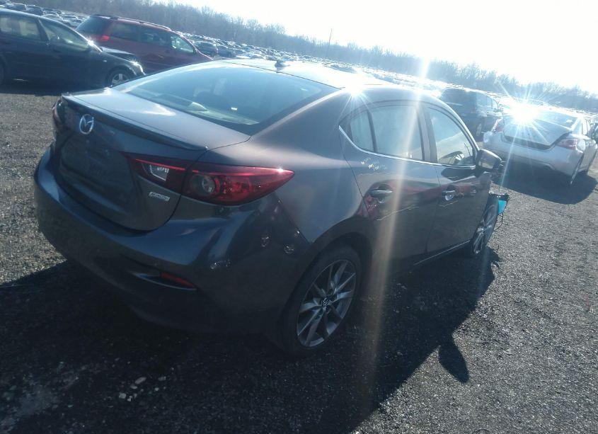 Photo 4 of 2018 Mazda Mazda3 TOURING (VIN 3MZBN1V31JM231844)