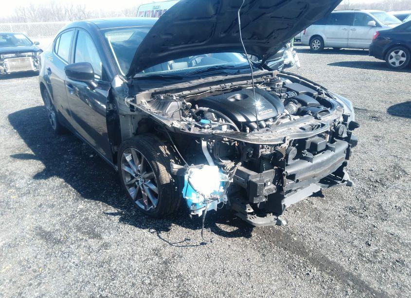 Photo 6 of 2018 Mazda Mazda3 TOURING (VIN 3MZBN1V31JM231844)