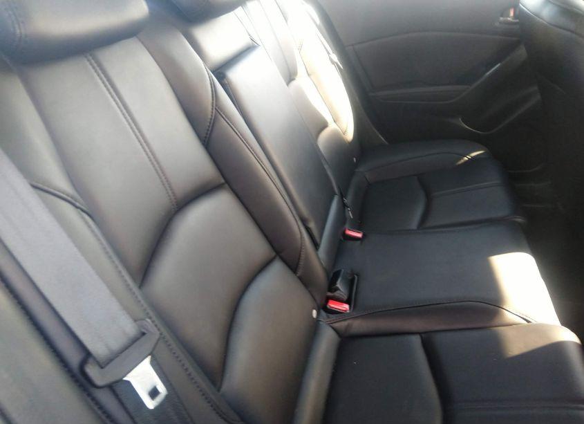 Photo 8 of 2018 Mazda Mazda3 TOURING (VIN 3MZBN1V31JM231844)