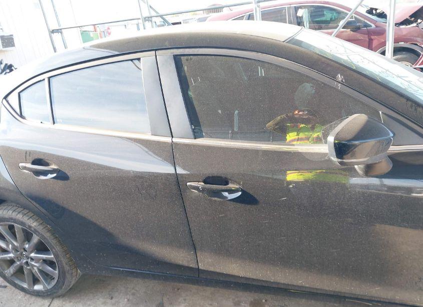 Photo 13 of 2018 Mazda Mazda3 TOURING (VIN 3MZBN1V31JM240852)