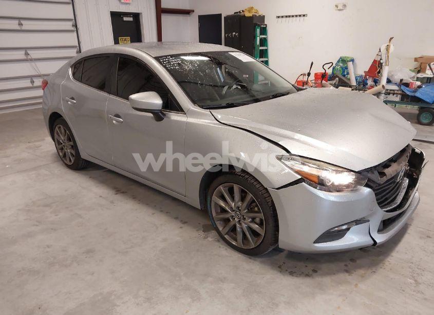 2018 Mazda Mazda3 TOURING (VIN 3MZBN1V31JM242696) main photo