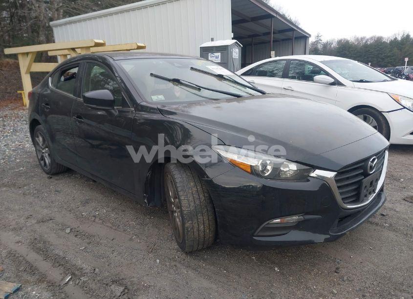 2018 Mazda Mazda3 TOURING (VIN 3MZBN1V31JM268800) main photo