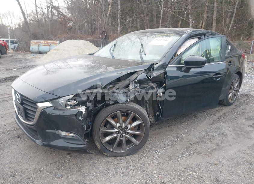 Photo 2 of 2018 Mazda Mazda3 TOURING (VIN 3MZBN1V31JM268800)