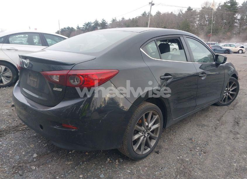 Photo 4 of 2018 Mazda Mazda3 TOURING (VIN 3MZBN1V31JM268800)