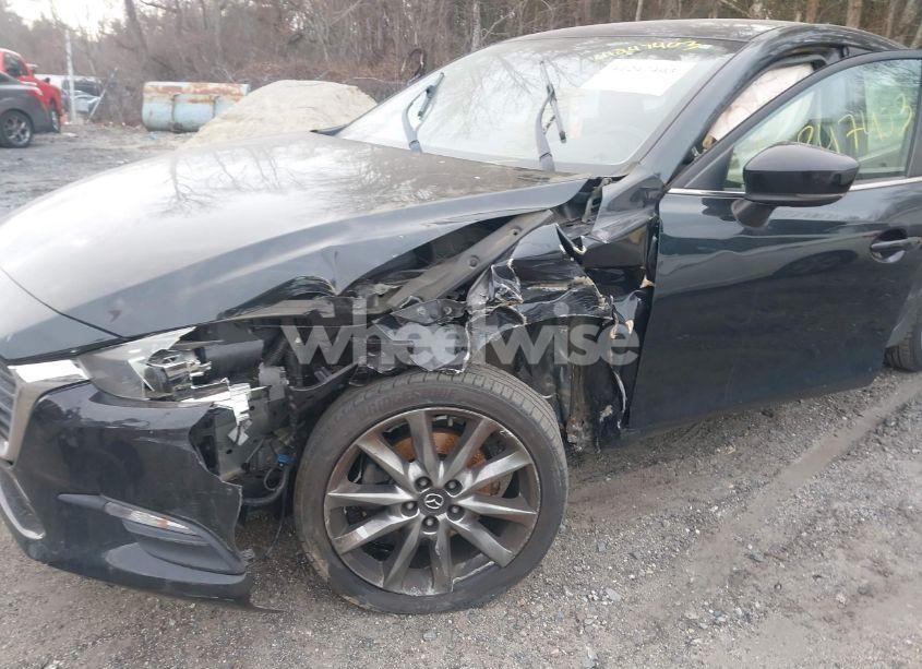 Photo 6 of 2018 Mazda Mazda3 TOURING (VIN 3MZBN1V31JM268800)