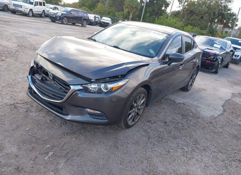 Photo 2 of 2018 Mazda Mazda3 TOURING (VIN 3MZBN1V32JM205110)