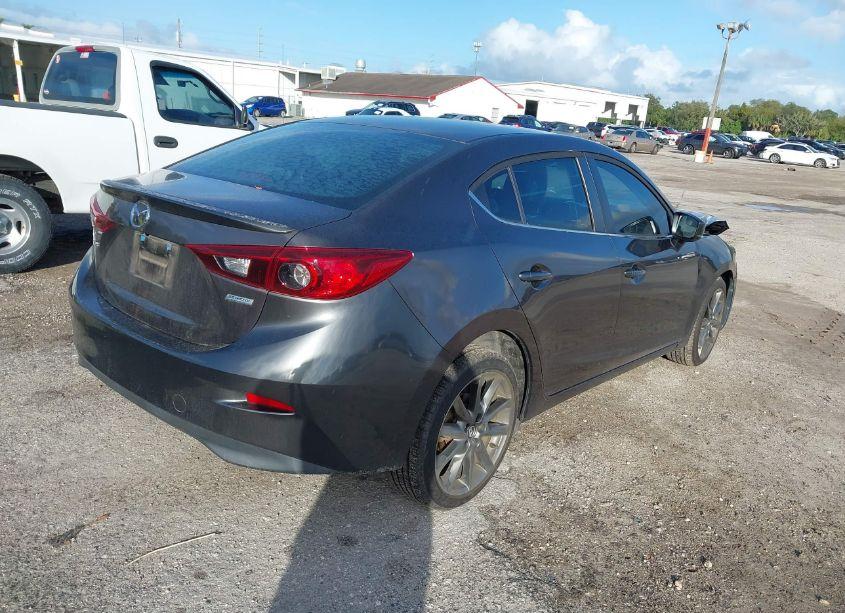 Photo 4 of 2018 Mazda Mazda3 TOURING (VIN 3MZBN1V32JM205110)