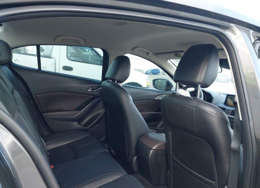 Photo 8 of 2018 Mazda Mazda3 TOURING (VIN 3MZBN1V32JM205110)