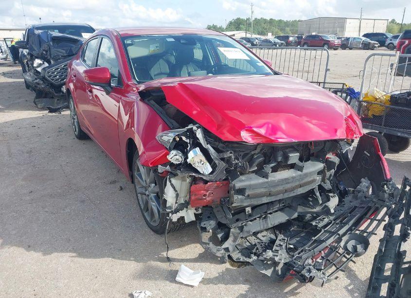 2018 Mazda Mazda3 TOURING (VIN 3MZBN1V32JM255926) main photo