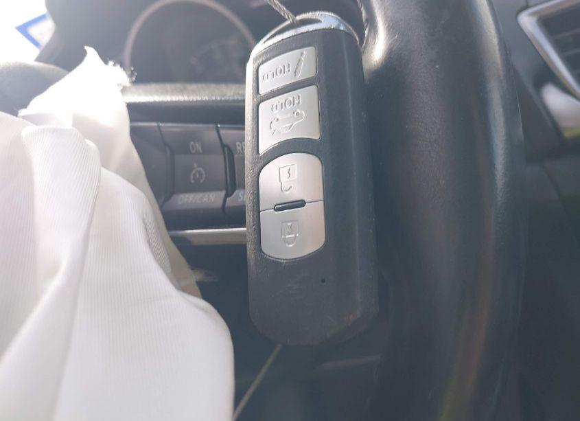 Photo 11 of 2018 Mazda Mazda3 TOURING (VIN 3MZBN1V32JM255926)