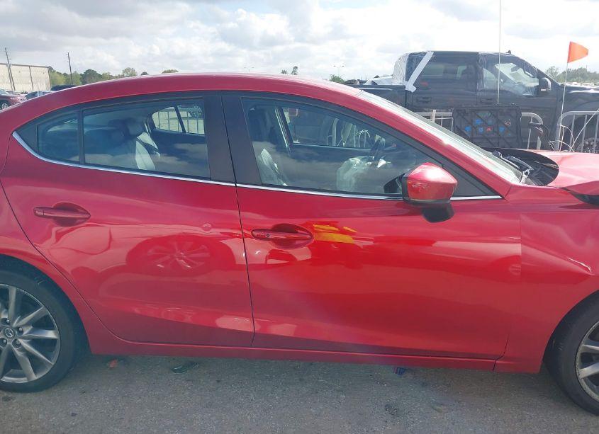 Photo 13 of 2018 Mazda Mazda3 TOURING (VIN 3MZBN1V32JM255926)