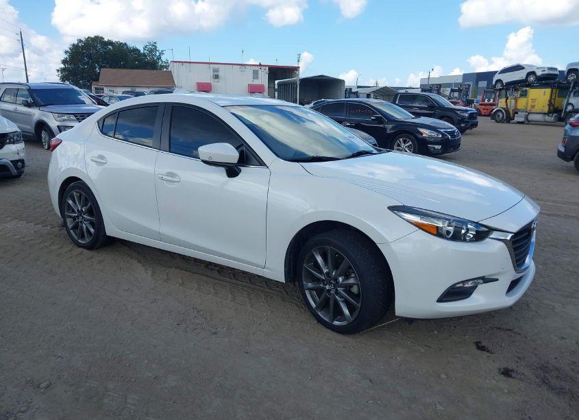 2018 Mazda Mazda3 TOURING (VIN 3MZBN1V33JM229738) main photo